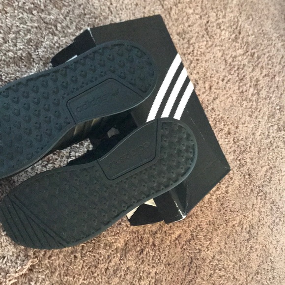 Men’s or boys New Adidas - Picture 12 of 12